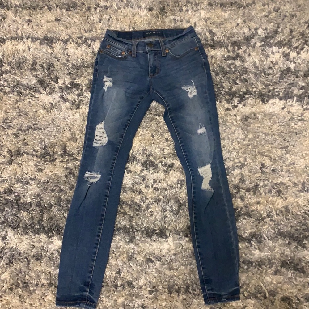 Ripped Aeropostale skinny jeans